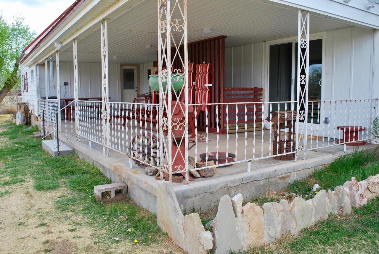 Dora'S Country Cottage Escalante Extérieur photo