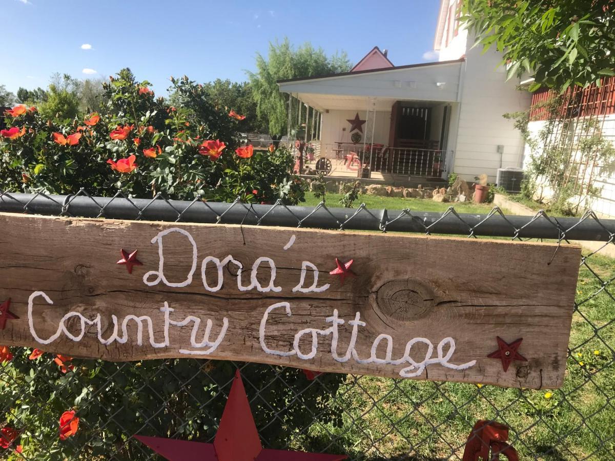 Dora'S Country Cottage Escalante Extérieur photo