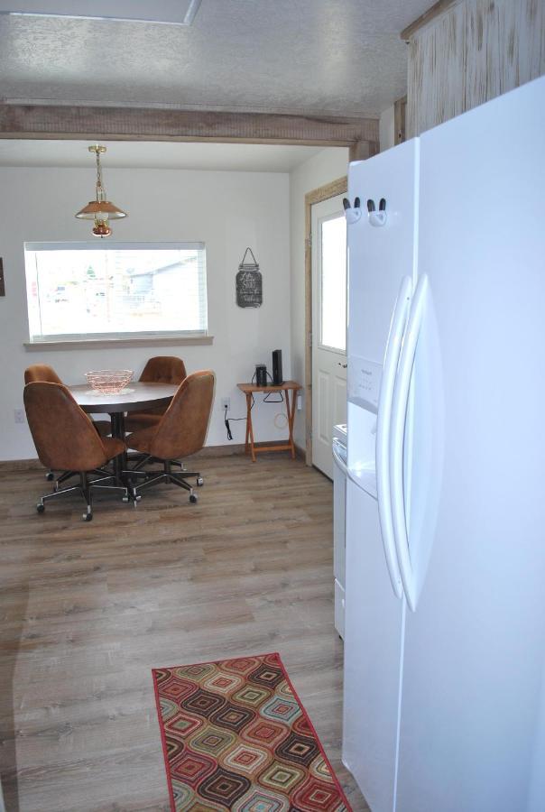 Dora'S Country Cottage Escalante Extérieur photo